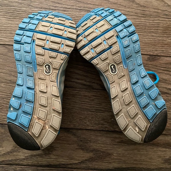 Women’s Nike air max, only worn handful of times - Picture 2 of 4